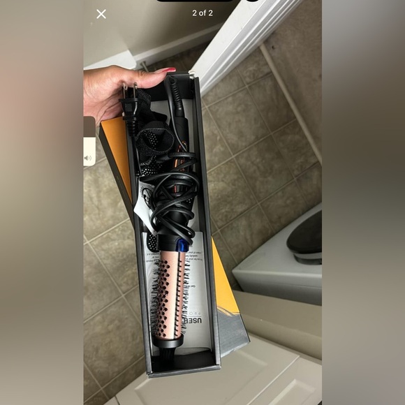 1.25 Inch Thermal Brush Create Loose & Volume Curls Digital Display - Picture 2 of 2